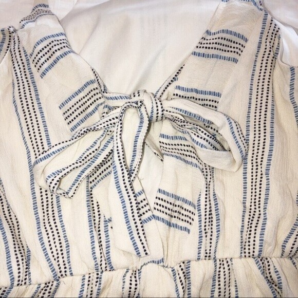 EVERLY NWT medium cream ruffle bow detail romper - Picture 6 of 6